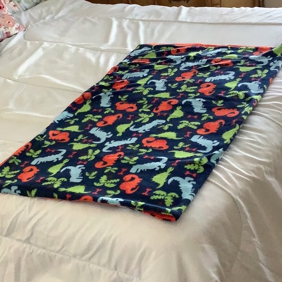Dinosaur blanket colorful orange blue green lots of design polar fleece - Picture 5 of 9
